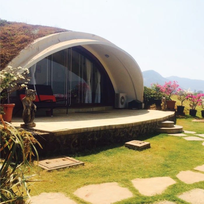Amanzi boutique resort pavna lake