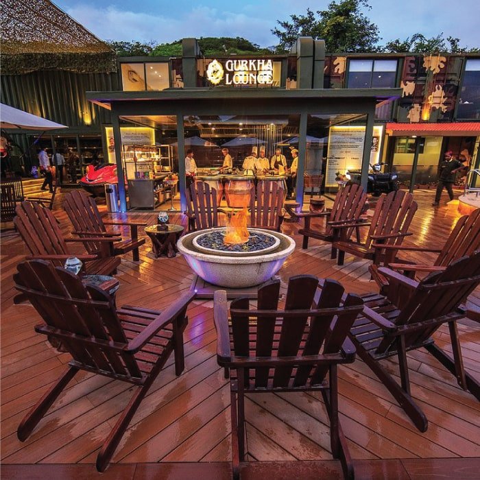 Sports Bar Della della adventure